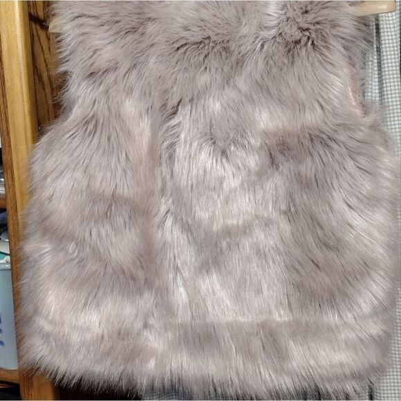Cherokee faux fur vest - Picture 2 of 7